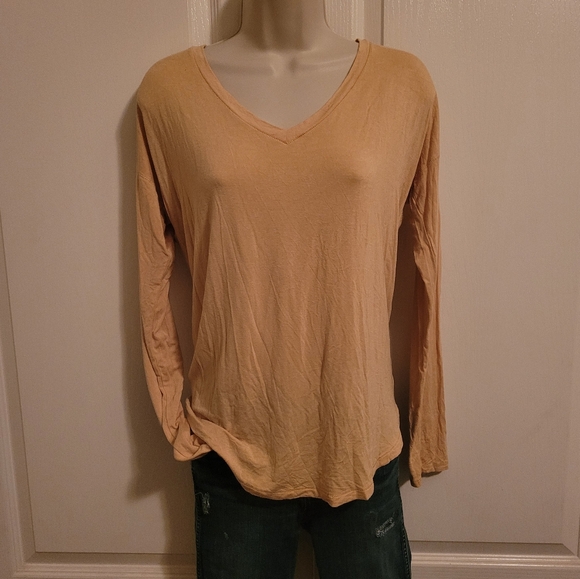 American Eagle M Soft and Sexy T - Picture 1 of 3